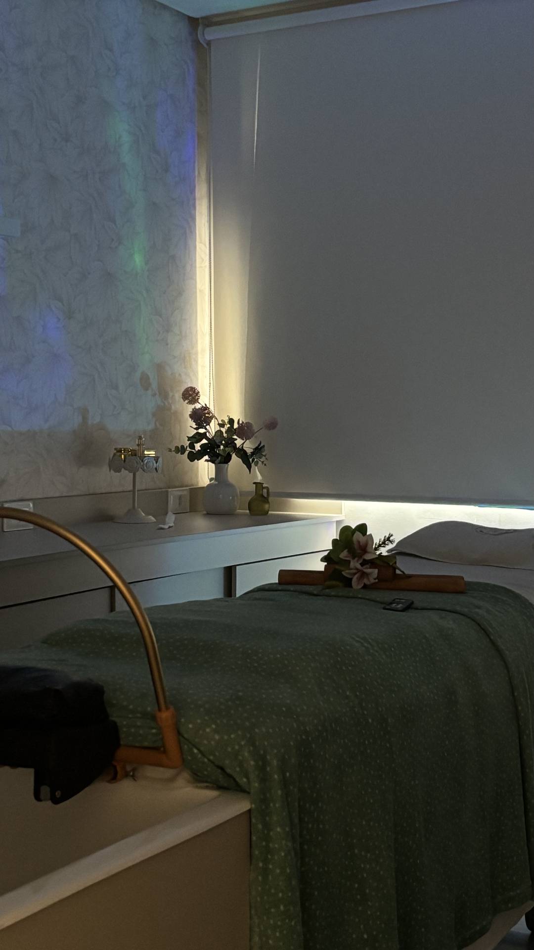 Interior acolhedor do Santo Spa